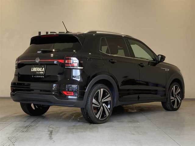 フォルクスワーゲン ＶＷ Ｔ－クロス TSI Rライン 熊本県 2022(令4)年 2.6万km ディープブラックパールエフェクト ・スマートキー/・プッシュスタート/・FrontAssist/・レーンキープアシスト/・ブラインドスポットモニター/・疲労検知/・プロアクティブ・オキュバント・プロテクション/・リアクロストラフィックアラート/・クルーズコントロール(追従式)/・ハーフレザーシート/・純正メモリナビ/　【Bluetooth・USB・AppleCarPlay・AndroidAuto】/・フルセグTV/・バックカメラ/・ETC2.0/・ドライブレコーダー(前方録画)/・LEDヘドランプ/・フォグランプ/・保証書/取説