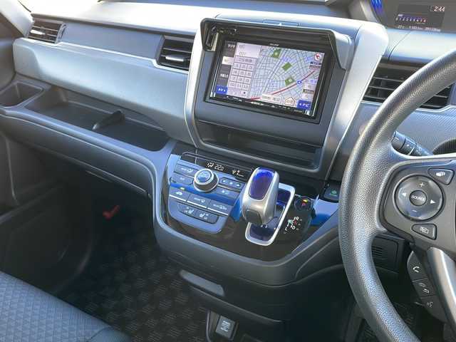 ホンダ フリード＋ ハイブリット G ホンダセンシング 青森県 2019(平31)年 9.2万km プレミアムスパークルブラックパール 4WD/寒冷地仕様/社外SDナビ・フルセグTV/バックカメラ/両側パワースライドドア/前席シートヒーター/衝突軽減ブレーキ/追従クルーズコントロール/レーンキープアシスト/熱線入りフロントウインドウ/純正エンジンスターター/ビルトインETC/後席ロールサンシェード/LEDヘッドライト/社外15インチアルミ