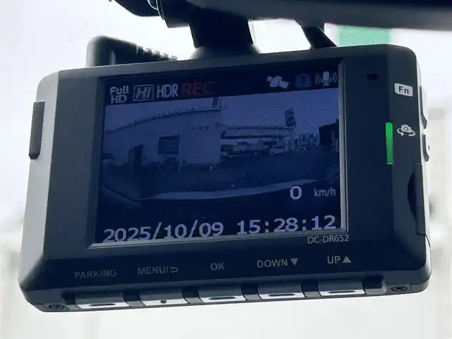 トヨタ ヴォクシー ZS 煌 茨城県 2011(平23)年 7.4万km ホワイトパールクリスタルシャイン ワンオーナー/純正ナビ（NHZN-W61G）/【FM/AM/Bluetooth/フルセグ/CD/DVD】/バックカメラ/前後ドライブレコーダー（DC-DR652）/パドルシフト/スマートキー/ビルドインＥＴＣ/ステアリングリモコン/両側パワースライドドア/オートライト/スペアキ/プッシュスタート/純正アルミホイール/純正フロアマット/新車時保証書/取扱説明書
