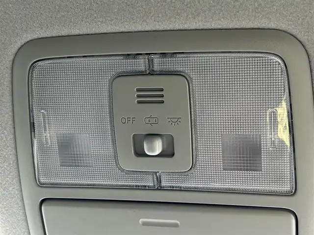 トヨタ ヴォクシー ZS 煌 茨城県 2011(平23)年 7.4万km ホワイトパールクリスタルシャイン ワンオーナー/純正ナビ（NHZN-W61G）/【FM/AM/Bluetooth/フルセグ/CD/DVD】/バックカメラ/前後ドライブレコーダー（DC-DR652）/パドルシフト/スマートキー/ビルドインＥＴＣ/ステアリングリモコン/両側パワースライドドア/オートライト/スペアキ/プッシュスタート/純正アルミホイール/純正フロアマット/新車時保証書/取扱説明書