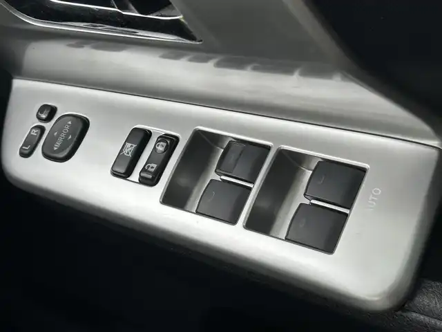 トヨタ ヴォクシー ZS 煌 茨城県 2011(平23)年 7.4万km ホワイトパールクリスタルシャイン ワンオーナー/純正ナビ（NHZN-W61G）/【FM/AM/Bluetooth/フルセグ/CD/DVD】/バックカメラ/前後ドライブレコーダー（DC-DR652）/パドルシフト/スマートキー/ビルドインＥＴＣ/ステアリングリモコン/両側パワースライドドア/オートライト/スペアキ/プッシュスタート/純正アルミホイール/純正フロアマット/新車時保証書/取扱説明書