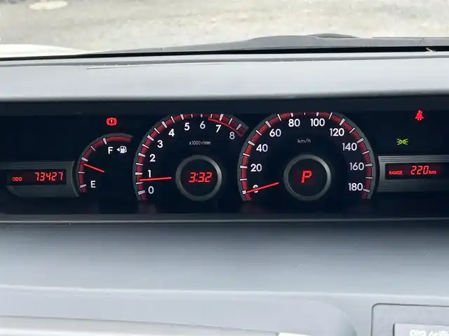 トヨタ ヴォクシー ZS 煌 茨城県 2011(平23)年 7.4万km ホワイトパールクリスタルシャイン ワンオーナー/純正ナビ（NHZN-W61G）/【FM/AM/Bluetooth/フルセグ/CD/DVD】/バックカメラ/前後ドライブレコーダー（DC-DR652）/パドルシフト/スマートキー/ビルドインＥＴＣ/ステアリングリモコン/両側パワースライドドア/オートライト/スペアキ/プッシュスタート/純正アルミホイール/純正フロアマット/新車時保証書/取扱説明書
