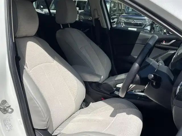 マツダ アクセラ 15S 沖縄県 2014(平26)年 7.6万km スノーフレイクホワイトパールマイカ 純正ナビ（ＡＭ／ＦＭ）　/ＥＴＣ　/USB充電ポート/スペアキー　/アイドリングストップ　/横滑り防止機能　/シートカバー　/ＬＥＤヘッドライト　　/純正アルミホイール　/パワーステアリング　/パワーウィンドウ