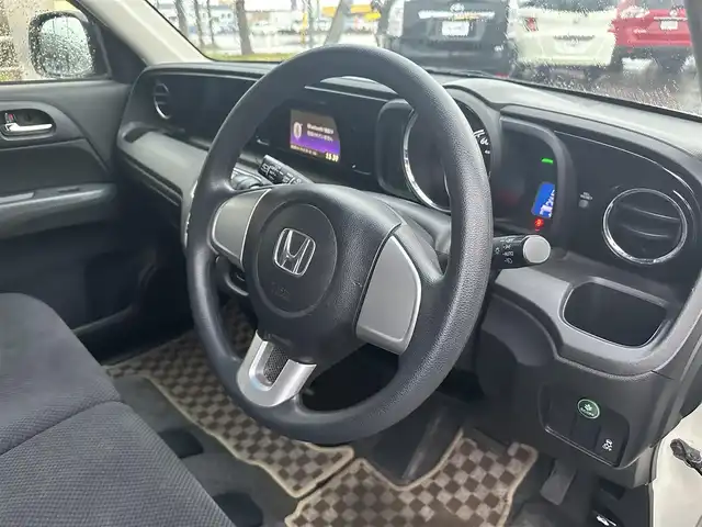 ホンダ Ｎ ＯＮＥ G Lパッケージ 道北・旭川 2013(平25)年 7万km プレミアムホワイトパール (株)IDOMが運営する【じしゃロン旭川店】の自社ローン専用車両になります。こちらは現金またはオートローンご利用時の価格です。自社ローンご希望の方は別途その旨お申付け下さい/　/・純正オーディオ(BT)/・バックカメラ/・横滑り防止装置/・電動格納ウィンカーミラー/・フロントデアイサー/・リアデフォッガー/・現車装着 社外AW165/55R14/・スマートキー2個/・プッシュスタート/・取扱説明書