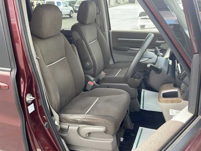 ホンダ ステップワゴン G EX 山形県 2015(平27)年 5.1万km プレミアムディープロッソパール Honda SENSING/・衝突軽減ブレーキ（ＣＭＢＳ）/・路外逸脱抑制機能/・先行車発進お知らせ機能/・アダプティブクルーズコントロール（ＡＣＣ）/・車線維持支援システム（ＬＫＡＳ）/・標識認識機能/・誤発進抑制機能 /両側パワースライドドア/純正フリップダウンモニター/純正ナビ(CD.DVD.SD.BT.USB.HDMI)/フルセグ/マルチビューカメラ/ビルトインETC/シートヒーター/プッシュスタート/スマートキー/LEDヘッドライト