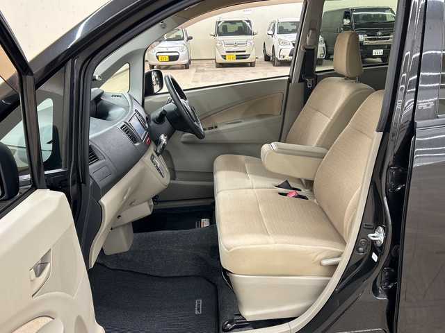 ダイハツ ムーヴ X リミテッド 道央・札幌 2011(平23)年 11.4万km ブラックマイカメタリック 4WD//純正ナビ//ドアバイザー//プッシュスタート//スマートキー//アイドリングストップ//ＥＴＣ//ドライブレコーダー//オートエアコン//パワーウィンド