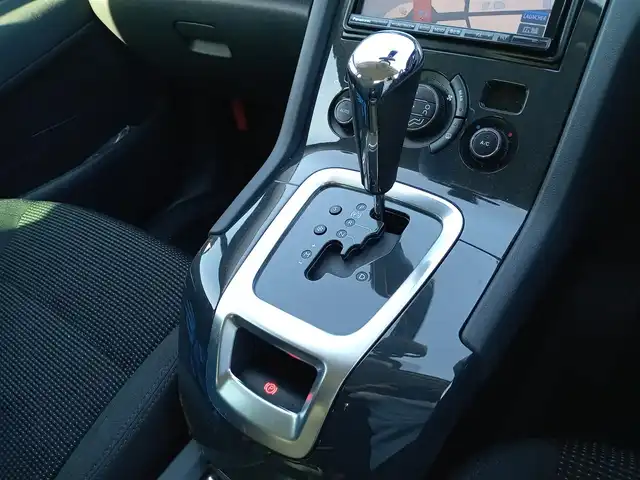 プジョー ５００８ プレミアム 福井県 2014(平26)年 1.5万km 紺Ｍ 社外SDナビ（CN-R300D）/・（フルセグTV/CD/DVD/Bluetooth）/バックカメラ/横滑り防止装置/コーナーセンサー/サイド・カーテンエアバッグ/ETC/オートライト/純正16インチAW/純正フロアマット/リモコンキー