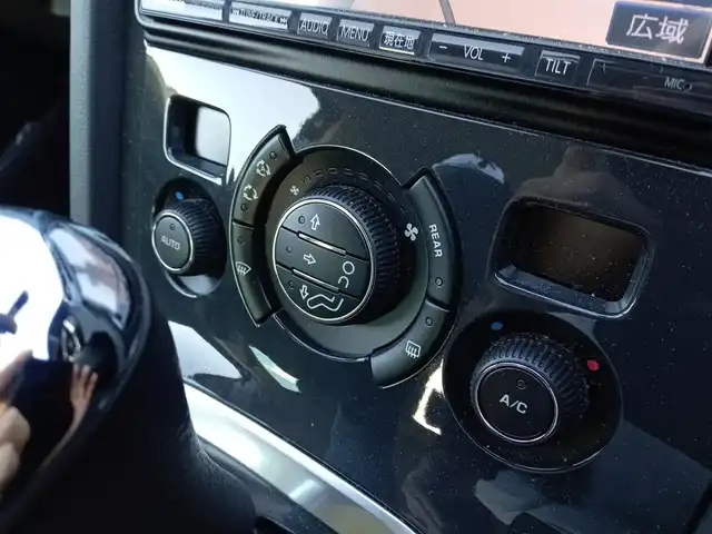 プジョー ５００８ プレミアム 福井県 2014(平26)年 1.5万km 紺Ｍ 社外SDナビ（CN-R300D）/・（フルセグTV/CD/DVD/Bluetooth）/バックカメラ/横滑り防止装置/コーナーセンサー/サイド・カーテンエアバッグ/ETC/オートライト/純正16インチAW/純正フロアマット/リモコンキー