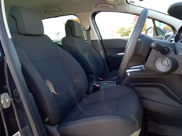 プジョー ５００８ プレミアム 福井県 2014(平26)年 1.5万km 紺Ｍ 社外SDナビ（CN-R300D）/・（フルセグTV/CD/DVD/Bluetooth）/バックカメラ/横滑り防止装置/コーナーセンサー/サイド・カーテンエアバッグ/ETC/オートライト/純正16インチAW/純正フロアマット/リモコンキー