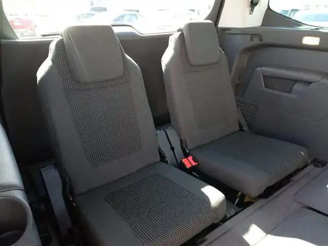 プジョー ５００８ プレミアム 福井県 2014(平26)年 1.5万km 紺Ｍ 社外SDナビ（CN-R300D）/・（フルセグTV/CD/DVD/Bluetooth）/バックカメラ/横滑り防止装置/コーナーセンサー/サイド・カーテンエアバッグ/ETC/オートライト/純正16インチAW/純正フロアマット/リモコンキー