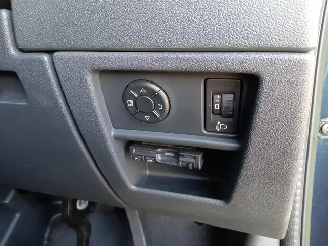 プジョー ５００８ プレミアム 福井県 2014(平26)年 1.5万km 紺Ｍ 社外SDナビ（CN-R300D）/・（フルセグTV/CD/DVD/Bluetooth）/バックカメラ/横滑り防止装置/コーナーセンサー/サイド・カーテンエアバッグ/ETC/オートライト/純正16インチAW/純正フロアマット/リモコンキー