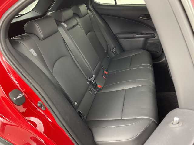 レクサス ＵＸ 250h バージョンC 道央・札幌 2020(令2)年 2.4万km マダーレッド ・4WD/・純正ナビ&CD&BT&TV&Miracast/・全方位カメラ/・パワーバックドア/・衝突軽減ブレーキ/・レーダークルーズコントロール/・黒レザーシート/・前席シートヒーター/・ステアリングヒーター/・前席パワーシート/・ドアミラーヒーター/・AC100V/・ビルトインETC/・TVキャンセラー/・クリアランスソナー/・LEDヘッドライト/・スマートキー/・スペアキー/・社外17インチAW/・純正AW付スタッドレス積載