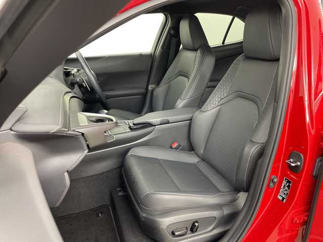 レクサス ＵＸ 250h バージョンC 道央・札幌 2020(令2)年 2.4万km マダーレッド ・4WD/・純正ナビ&CD&BT&TV&Miracast/・全方位カメラ/・パワーバックドア/・衝突軽減ブレーキ/・レーダークルーズコントロール/・黒レザーシート/・前席シートヒーター/・ステアリングヒーター/・前席パワーシート/・ドアミラーヒーター/・AC100V/・ビルトインETC/・TVキャンセラー/・クリアランスソナー/・LEDヘッドライト/・スマートキー/・スペアキー/・社外17インチAW/・純正AW付スタッドレス積載