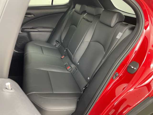 レクサス ＵＸ 250h バージョンC 道央・札幌 2020(令2)年 2.4万km マダーレッド ・4WD/・純正ナビ&CD&BT&TV&Miracast/・全方位カメラ/・パワーバックドア/・衝突軽減ブレーキ/・レーダークルーズコントロール/・黒レザーシート/・前席シートヒーター/・ステアリングヒーター/・前席パワーシート/・ドアミラーヒーター/・AC100V/・ビルトインETC/・TVキャンセラー/・クリアランスソナー/・LEDヘッドライト/・スマートキー/・スペアキー/・社外17インチAW/・純正AW付スタッドレス積載