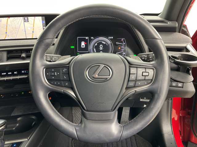 レクサス ＵＸ 250h バージョンC 道央・札幌 2020(令2)年 2.4万km マダーレッド ・4WD/・純正ナビ&CD&BT&TV&Miracast/・全方位カメラ/・パワーバックドア/・衝突軽減ブレーキ/・レーダークルーズコントロール/・黒レザーシート/・前席シートヒーター/・ステアリングヒーター/・前席パワーシート/・ドアミラーヒーター/・AC100V/・ビルトインETC/・TVキャンセラー/・クリアランスソナー/・LEDヘッドライト/・スマートキー/・スペアキー/・社外17インチAW/・純正AW付スタッドレス積載