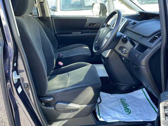 トヨタ ヴォクシー X Lエディション 東京都 2013(平25)年 6.5万km ダークバイオレットマイカメタリック 新車時保証書　整備記録簿	/取扱説明書　ナビ説明書		/純正ナビ/フルセグTV【NSZT-W62G】	/SD/CD/DVD/BT/バックカメラ　ETC	/ドライブレコーダー【前後】/両側パワースライドドア	/HIDライト/オートライト	/キーレスキー×１/メタルキー×１/社外15インチアルミ/純正15インチアルミ積込