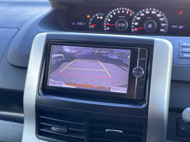 トヨタ ヴォクシー X Lエディション 東京都 2013(平25)年 6.5万km ダークバイオレットマイカメタリック 新車時保証書　整備記録簿	/取扱説明書　ナビ説明書		/純正ナビ/フルセグTV【NSZT-W62G】	/SD/CD/DVD/BT/バックカメラ　ETC	/ドライブレコーダー【前後】/両側パワースライドドア	/HIDライト/オートライト	/キーレスキー×１/メタルキー×１/社外15インチアルミ/純正15インチアルミ積込