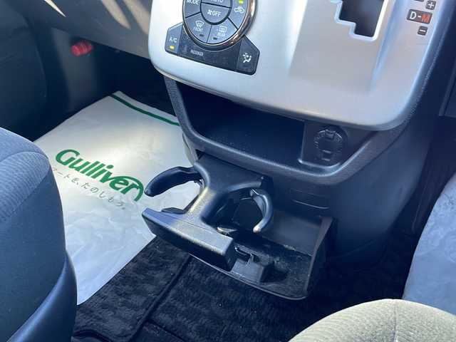 トヨタ ヴォクシー X Lエディション 東京都 2013(平25)年 6.5万km ダークバイオレットマイカメタリック 新車時保証書　整備記録簿	/取扱説明書　ナビ説明書		/純正ナビ/フルセグTV【NSZT-W62G】	/SD/CD/DVD/BT/バックカメラ　ETC	/ドライブレコーダー【前後】/両側パワースライドドア	/HIDライト/オートライト	/キーレスキー×１/メタルキー×１/社外15インチアルミ/純正15インチアルミ積込