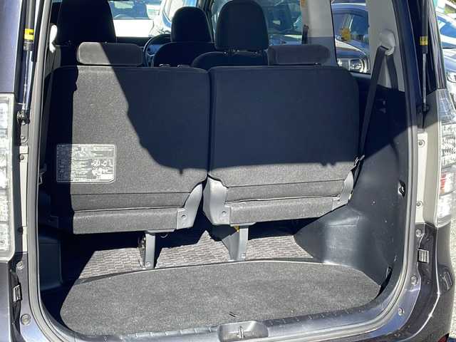 トヨタ ヴォクシー X Lエディション 東京都 2013(平25)年 6.5万km ダークバイオレットマイカメタリック 新車時保証書　整備記録簿	/取扱説明書　ナビ説明書		/純正ナビ/フルセグTV【NSZT-W62G】	/SD/CD/DVD/BT/バックカメラ　ETC	/ドライブレコーダー【前後】/両側パワースライドドア	/HIDライト/オートライト	/キーレスキー×１/メタルキー×１/社外15インチアルミ/純正15インチアルミ積込