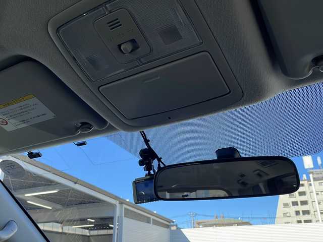 トヨタ ヴォクシー X Lエディション 東京都 2013(平25)年 6.5万km ダークバイオレットマイカメタリック 新車時保証書　整備記録簿	/取扱説明書　ナビ説明書		/純正ナビ/フルセグTV【NSZT-W62G】	/SD/CD/DVD/BT/バックカメラ　ETC	/ドライブレコーダー【前後】/両側パワースライドドア	/HIDライト/オートライト	/キーレスキー×１/メタルキー×１/社外15インチアルミ/純正15インチアルミ積込