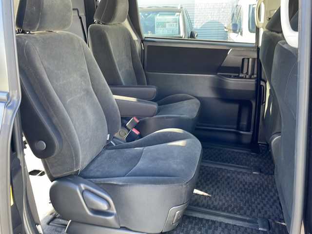 トヨタ ヴォクシー X Lエディション 東京都 2013(平25)年 6.5万km ダークバイオレットマイカメタリック 新車時保証書　整備記録簿	/取扱説明書　ナビ説明書		/純正ナビ/フルセグTV【NSZT-W62G】	/SD/CD/DVD/BT/バックカメラ　ETC	/ドライブレコーダー【前後】/両側パワースライドドア	/HIDライト/オートライト	/キーレスキー×１/メタルキー×１/社外15インチアルミ/純正15インチアルミ積込