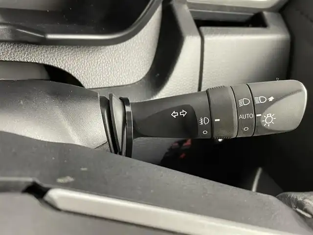 トヨタ ルーミー カスタムG－T 埼玉県 2020(令2)年 3.3万km ブラックマイカメタリック/パールホワイト2トーン 純正９型ナビ　ＢＴ　全方位　温シート　両側電動　オートハイビーム　コーナーセンサー　レーダークルーズコントロール　レーダークルーズコントロール　純正１５インチアルミホイール　衝突軽減システム