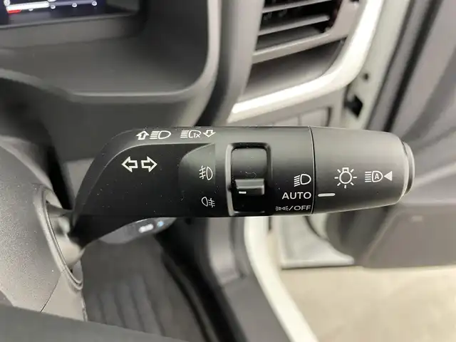 日産 エクストレイル G e－4ORCE 富山県 2024(令6)年 0.3万km ブリリアントホワイトパール 4WD/純正12.3インチナビ/（AM/FM/USB/BT/AppleCarPlay/AndroidAuto）/フルセグTV/アラウンドビューモニター/ヘッドアップディスプレイ/プロパイロット/エマージェンシーブレーキ/アダプティブクルーズコントロール/ブラインドスポットモニター/オートマチックハイビーム/レーンキープアシスト/クリアランスソナー/電動リアゲート/合皮シート/全席シートヒーター/前席パワーシート/ステアリングヒーター/前後ドライブレコーダー/デジタルインナーミラー/ビルトインETC2.0/置くだけ充電/スマートキー×２/プッシュスタート/純正フロアマット/取扱説明書/保証書