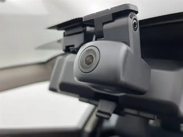 日産 エクストレイル G e－4ORCE 富山県 2024(令6)年 0.3万km ブリリアントホワイトパール 4WD/純正12.3インチナビ/（AM/FM/USB/BT/AppleCarPlay/AndroidAuto）/フルセグTV/アラウンドビューモニター/ヘッドアップディスプレイ/プロパイロット/エマージェンシーブレーキ/アダプティブクルーズコントロール/ブラインドスポットモニター/オートマチックハイビーム/レーンキープアシスト/クリアランスソナー/電動リアゲート/合皮シート/全席シートヒーター/前席パワーシート/ステアリングヒーター/前後ドライブレコーダー/デジタルインナーミラー/ビルトインETC2.0/置くだけ充電/スマートキー×２/プッシュスタート/純正フロアマット/取扱説明書/保証書