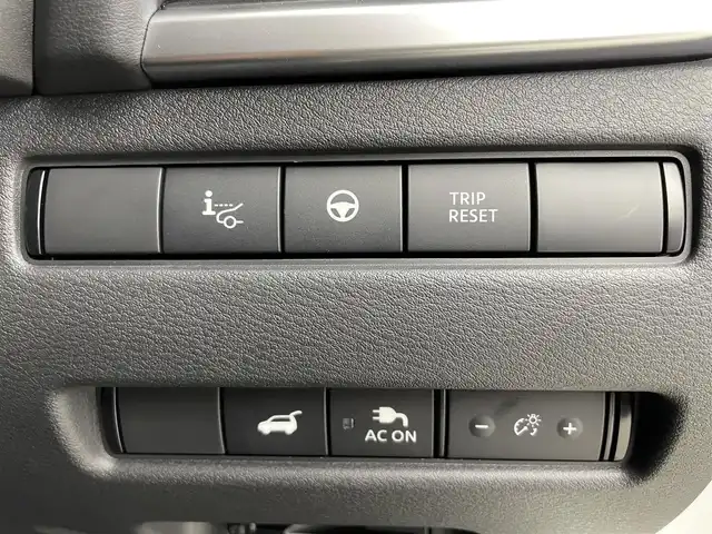 日産 エクストレイル G e－4ORCE 富山県 2024(令6)年 0.3万km ブリリアントホワイトパール 4WD/純正12.3インチナビ/（AM/FM/USB/BT/AppleCarPlay/AndroidAuto）/フルセグTV/アラウンドビューモニター/ヘッドアップディスプレイ/プロパイロット/エマージェンシーブレーキ/アダプティブクルーズコントロール/ブラインドスポットモニター/オートマチックハイビーム/レーンキープアシスト/クリアランスソナー/電動リアゲート/合皮シート/全席シートヒーター/前席パワーシート/ステアリングヒーター/前後ドライブレコーダー/デジタルインナーミラー/ビルトインETC2.0/置くだけ充電/スマートキー×２/プッシュスタート/純正フロアマット/取扱説明書/保証書