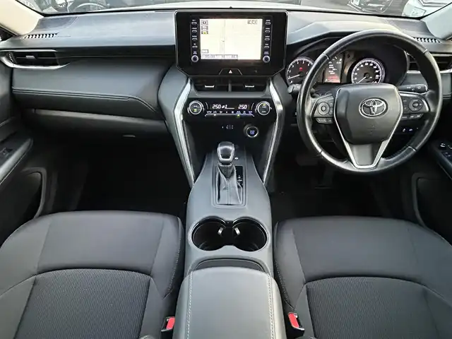 トヨタ ハリアー S 広島県 2021(令3)年 4万km ホワイトパールクリスタルシャイン ワンオーナー/純正メーカーOPナビ/【AM/FM/フルセグTV/Bluetooth】/バックカメラ/ETC/衝突被害軽減ブレーキ/横滑り防止装置/盗難防止装置/電動パーキング/オートブレーキホールド/レーダークルーズコントロール/コーナーセンサー/LEDヘッドライト/オートライト/オートマチックハイビーム/プッシュスタート/スペアキー/スマートキー/純正17インチアルミホイール/純正フロアマット/保証書/取扱説明書