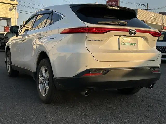 トヨタ ハリアー S 広島県 2021(令3)年 4万km ホワイトパールクリスタルシャイン ワンオーナー/純正メーカーOPナビ/【AM/FM/フルセグTV/Bluetooth】/バックカメラ/ETC/衝突被害軽減ブレーキ/横滑り防止装置/盗難防止装置/電動パーキング/オートブレーキホールド/レーダークルーズコントロール/コーナーセンサー/LEDヘッドライト/オートライト/オートマチックハイビーム/プッシュスタート/スペアキー/スマートキー/純正17インチアルミホイール/純正フロアマット/保証書/取扱説明書