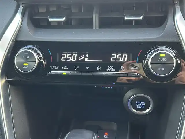 トヨタ ハリアー S 広島県 2021(令3)年 4万km ホワイトパールクリスタルシャイン ワンオーナー/純正メーカーOPナビ/【AM/FM/フルセグTV/Bluetooth】/バックカメラ/ETC/衝突被害軽減ブレーキ/横滑り防止装置/盗難防止装置/電動パーキング/オートブレーキホールド/レーダークルーズコントロール/コーナーセンサー/LEDヘッドライト/オートライト/オートマチックハイビーム/プッシュスタート/スペアキー/スマートキー/純正17インチアルミホイール/純正フロアマット/保証書/取扱説明書