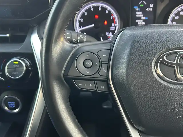 トヨタ ハリアー S 広島県 2021(令3)年 4万km ホワイトパールクリスタルシャイン ワンオーナー/純正メーカーOPナビ/【AM/FM/フルセグTV/Bluetooth】/バックカメラ/ETC/衝突被害軽減ブレーキ/横滑り防止装置/盗難防止装置/電動パーキング/オートブレーキホールド/レーダークルーズコントロール/コーナーセンサー/LEDヘッドライト/オートライト/オートマチックハイビーム/プッシュスタート/スペアキー/スマートキー/純正17インチアルミホイール/純正フロアマット/保証書/取扱説明書