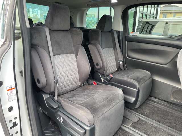 トヨタ アルファード S Aパッケージ 長野県 2018(平30)年 16.7万km ホワイトパールクリスタルシャイン 禁煙車/アルパインフリップダウンモニター/ツインムーンルーフ/ナビ機能付きアルパインディスプレイオーディオ/FM/AM/Bluetooth/両側電動スライドドア/デジタルインナーミラー/ブラインドスポットモニター/純正18インチアルミホイール/100V充電/バックカメラ/前後コーナーセンサー/レーダークルーズコントロール/三眼LEDヘッドライト/フォグランプ/オートライト/トヨタセーフティ/オートハイビーム/プリクラッシュセーフティ/レーンキープアシスト/車線逸脱警報システム/オットマン/純正フロアマット/ETC/パーキングアシスト/ＭＴモード付ＡＴ/革巻きステアリング/ステアリングスイッチ