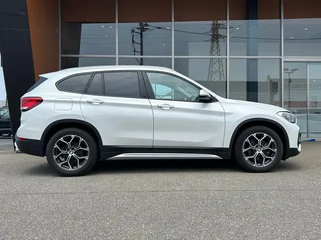 ＢＭＷ Ｘ１ xDrive 18d xライン 富山県 2020(令2)年 5万km パール ハーフレザーシート　/純正ナビ　/Bluetooth接続/アドブルー/バックカメラ　/ＡＣＣ　/衝突軽減Ｂ　/前後コーナーセンサー/レーンディパチャーＷ　/パーキングアシスト　/コンフォートアクセス　/アンビエントライト　/前席パワーシート　/パワーバックＤ　/純正１８ＡＷ