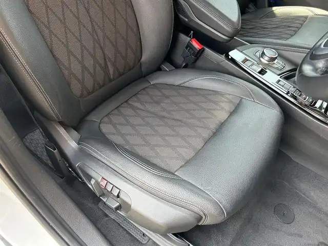 ＢＭＷ Ｘ１ xDrive 18d xライン 富山県 2020(令2)年 5万km パール ハーフレザーシート　/純正ナビ　/Bluetooth接続/アドブルー/バックカメラ　/ＡＣＣ　/衝突軽減Ｂ　/前後コーナーセンサー/レーンディパチャーＷ　/パーキングアシスト　/コンフォートアクセス　/アンビエントライト　/前席パワーシート　/パワーバックＤ　/純正１８ＡＷ