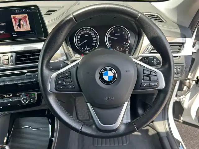ＢＭＷ Ｘ１ xDrive 18d xライン 富山県 2020(令2)年 5万km パール ハーフレザーシート　/純正ナビ　/Bluetooth接続/アドブルー/バックカメラ　/ＡＣＣ　/衝突軽減Ｂ　/前後コーナーセンサー/レーンディパチャーＷ　/パーキングアシスト　/コンフォートアクセス　/アンビエントライト　/前席パワーシート　/パワーバックＤ　/純正１８ＡＷ