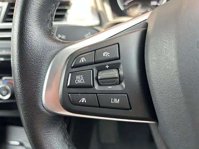 ＢＭＷ Ｘ１ xDrive 18d xライン 富山県 2020(令2)年 5万km パール ハーフレザーシート　/純正ナビ　/Bluetooth接続/アドブルー/バックカメラ　/ＡＣＣ　/衝突軽減Ｂ　/前後コーナーセンサー/レーンディパチャーＷ　/パーキングアシスト　/コンフォートアクセス　/アンビエントライト　/前席パワーシート　/パワーバックＤ　/純正１８ＡＷ