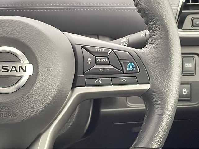日産 セレナ e－パワー ハイウェイスター V 宮城県 2021(令3)年 1.2万km ダークメタルグレー アラウンドビューモニター/プロパイロット/エマージェンシーブレーキ/車線逸脱警報/車線逸脱防止支援システム/ソナー/ＢＳＷ（後側方車両検知警報）/純正10型ナビ/・BT.CD.DVD.USB/フルセグTV/ハンズフリーオートスライドドア/両側パワースライドドア/前席シートヒーター/ステアリングヒーター/LEDヘッドライト/LEDフォグランプ/純正ドライブレコーダー（FR）/ビルトインETC/ステアリングスイッチ/電動パーキングブレーキ/プッシュスタート/スマートキー/純正15inAW/純正フロアマット/ロールサンシェード/シートバックテーブル