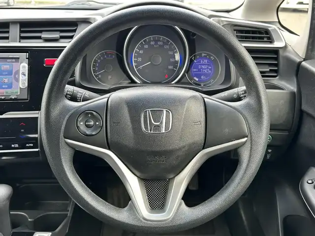 ホンダ フィット 13G Lパッケージ 道東・釧路十勝 2015(平27)年 7.9万km クリスタルブラックパール 4WD/プッシュスタート/ステアリングスイッチ/アイドリングストップ/純正SDナビ/(FM/AM/CD/DVD/BT)/ワンセグTV/バックカメラ/オートライト/ワイパーデザイアー/ETC/スマートキー/LEDヘッドライト/ドアバイザー/純正フロアマット