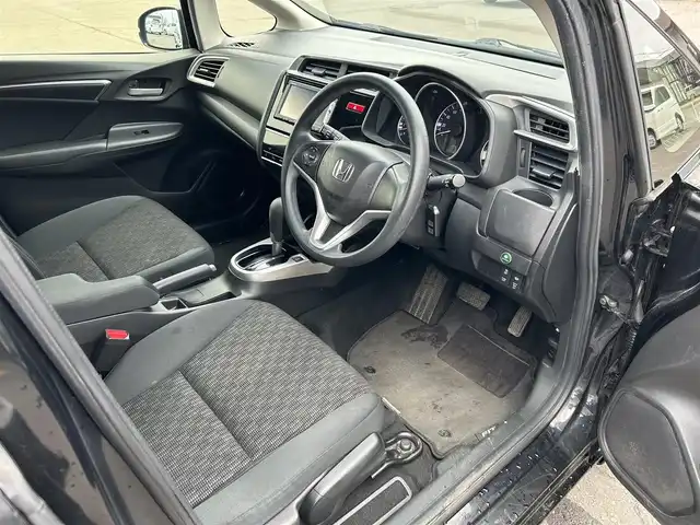 ホンダ フィット 13G Lパッケージ 道東・釧路十勝 2015(平27)年 7.9万km クリスタルブラックパール 4WD/プッシュスタート/ステアリングスイッチ/アイドリングストップ/純正SDナビ/(FM/AM/CD/DVD/BT)/ワンセグTV/バックカメラ/オートライト/ワイパーデザイアー/ETC/スマートキー/LEDヘッドライト/ドアバイザー/純正フロアマット