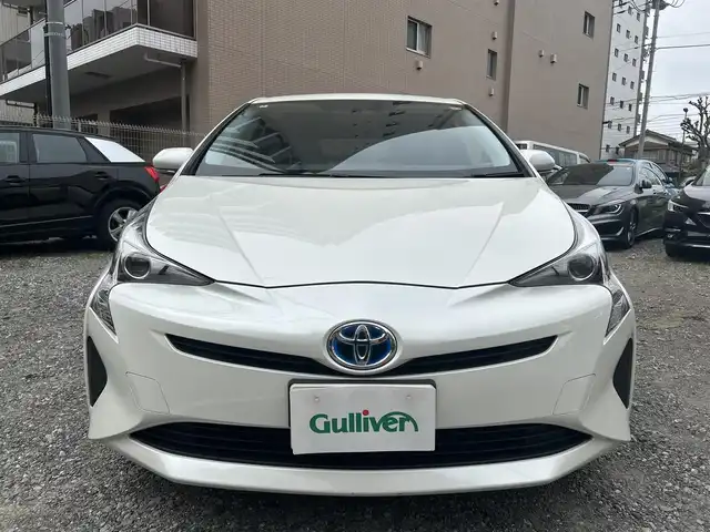 トヨタ プリウス S 兵庫県 2016(平28)年 7.6万km ホワイトパールクリスタルシャイン ワンオーナー/社外HDDナビ（X9S）/・CD/DVD/フルセグTV/Bluetooth/バックカメラ/純正15インチアルミホイール/純正LEDヘッドライト/オートライト/スマートキー/プッシュスタート/盗難防止装置/横滑り防止装置/ビルトインETC/取扱説明書/保証書/記録簿
