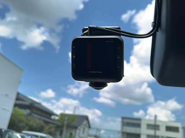 トヨタ ハイラックス Z GRスポーツ 福井県 2022(令4)年 2.9万km アティチュードブラックマイカ ワンオーナー/GRサイドステップ/GRマッドフラップ/純正ベッドライナー/社外トノカバー/社外マフラー/バグガード/純正ボディサイドモールディング/リアゲートダンパー/前後ドライブレコーダー/社外マフラー/社外アンダーガード/プッシュスタート/LEDヘッドライト/フォグランプ/オートライト/純正ナビ/AM/FM/BT/USB/全方位カメラ/社外サブウーファー/トヨタセーフティーセンス/レーダークルーズコントロール/パドルシフト/ETC2.0/スマートキー×2/ハーフレザーシート/運転席パワーシート/取扱説明書・保証書あり