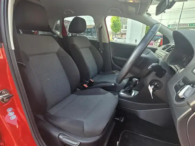 フォルクスワーゲン ポロ TSIコンフォートL BMテクノ 愛知県 2014(平26)年 6.7万km フラッシュレッド /禁煙車//社外メモリナビ（AVIC-MRZ007）・フルセグTV/CD・DVD・SD・AUX・AM・FM//バックカメラ//エレクトロニックスタビリティプログラム（ESP）//純正15インチアルミホイール//革巻きステアリング//電動格納ミラーウインカー//ISOFIX//ETC//ファブリックシート//スペアキー1本//社外フロアマット//取扱説明書//ナビ説明書//保証書//記録簿（R1.R2.R3.R4）