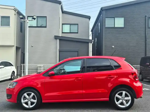 フォルクスワーゲン ポロ TSIコンフォートL BMテクノ 愛知県 2014(平26)年 6.7万km フラッシュレッド /禁煙車//社外メモリナビ（AVIC-MRZ007）・フルセグTV/CD・DVD・SD・AUX・AM・FM//バックカメラ//エレクトロニックスタビリティプログラム（ESP）//純正15インチアルミホイール//革巻きステアリング//電動格納ミラーウインカー//ISOFIX//ETC//ファブリックシート//スペアキー1本//社外フロアマット//取扱説明書//ナビ説明書//保証書//記録簿（R1.R2.R3.R4）