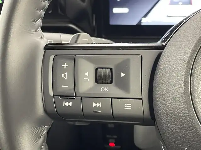 日産 セレナ ハイウェイスター V 埼玉県 2024(令6)年 1.1万km ダークメタルグレー 純正エアロ　純正１２．３インチナビ　フリップダウン　アラウンドビュー　ＢＳＩ　プロパイロット　ステアリングヒーター　シートヒーター　ワイヤレス充電　デジタルミラー　電動パワスラ　ハンズフリー　ビルトインＥＴＣ２．０　地デジTV