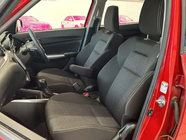 スズキ スイフト HYBRID RS 埼玉県 2017(平29)年 3.2万km バーニングレッドPM デュアルセンサーブレーキサポート /純正8インチメモリナビ /全方位モニター /レーダークルーズコントロール /LEDオートライト /シートヒーター /純正16インチアルホイール/パドルシフト /ステアリングスイッチ /ETC