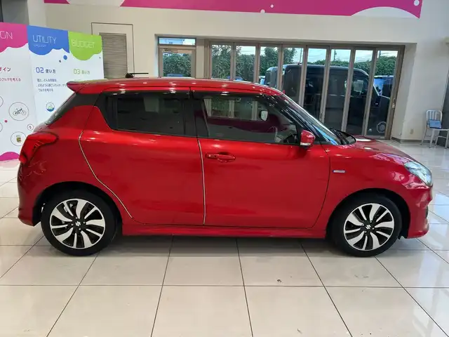 スズキ スイフト HYBRID RS 埼玉県 2017(平29)年 3.2万km バーニングレッドPM デュアルセンサーブレーキサポート /純正8インチメモリナビ /全方位モニター /レーダークルーズコントロール /LEDオートライト /シートヒーター /純正16インチアルホイール/パドルシフト /ステアリングスイッチ /ETC