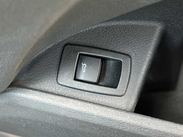 ＢＭＷ Ｘ１ sDrive 18i Mスポーツ 佐賀県 2019(令1)年 5.1万km アルピンホワイトⅢ 純正ナビ/Bluetooth/USB/ワンオーナー/バックカメラ/クルーズコントロール/衝突軽減システム/レーンアシスト/LEDオートライト/オートエアコン/パワーシート/シートメモリ/ヒートシーター/クリアランスソナー/MTモード付AT/アイドリングストップ/ETC/プッシュスタート/ステアリングスイッチ/電格ウィンカーミラー/保証書/取扱説明書/記録簿(R2/3/4/6)