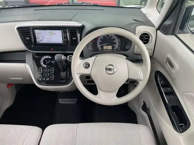 日産 デイズ ルークス X 東京都 2019(平31)年 4.1万km ホワイトパール 社外SDナビ/(CD/フルセグTV/Bluetooth/iPod/USB/AUX)/アラウンドビューモニター/衝突軽減ブレーキ/パワースライドドア/アイドリングストップ/後席サンシェード/コーナーセンサー/ステアリングリモコン/ETC/スマートキー/純正フロアマット/ドアバイザー/社外14インチAW